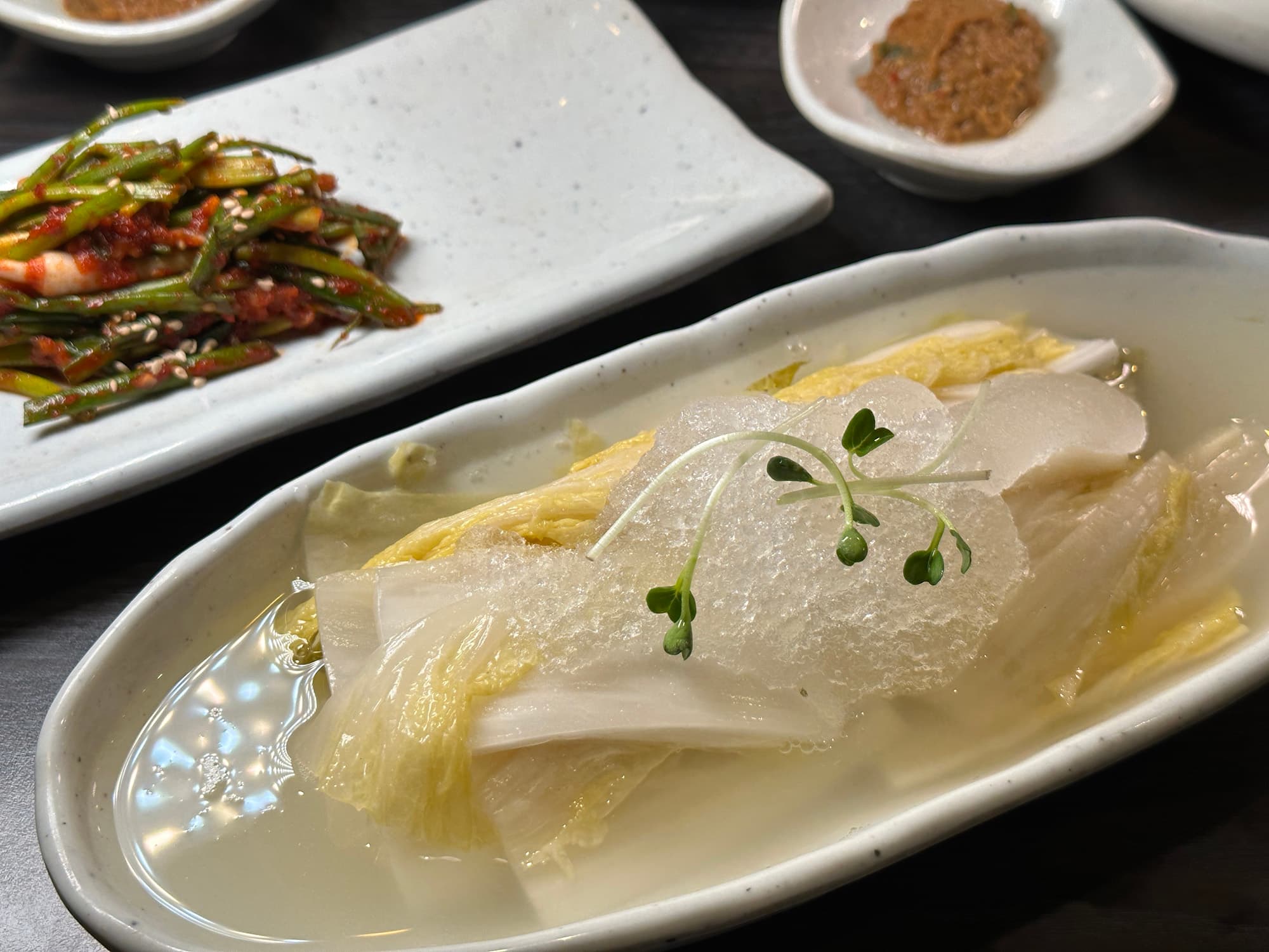 冰涼爽口的水辛奇,是搭配濃郁菜餚的最佳解膩良伴。