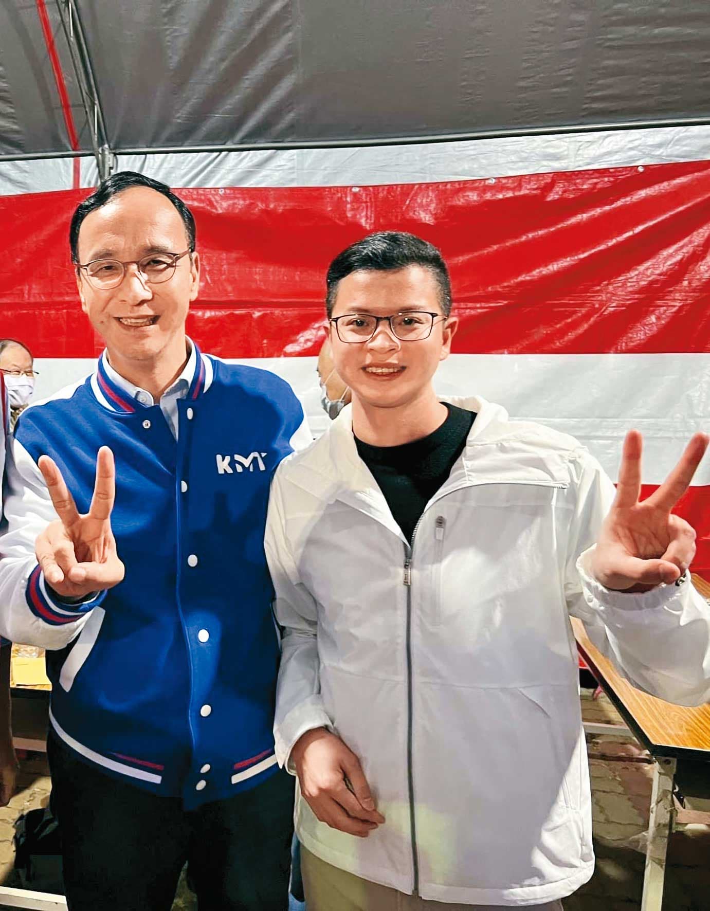 朱立倫(左)子弟兵凌濤(右)空降參選2022桃園第一選區議員,地方盛傳「卡」到佀廣洋。(翻攝凌濤粉絲專頁)