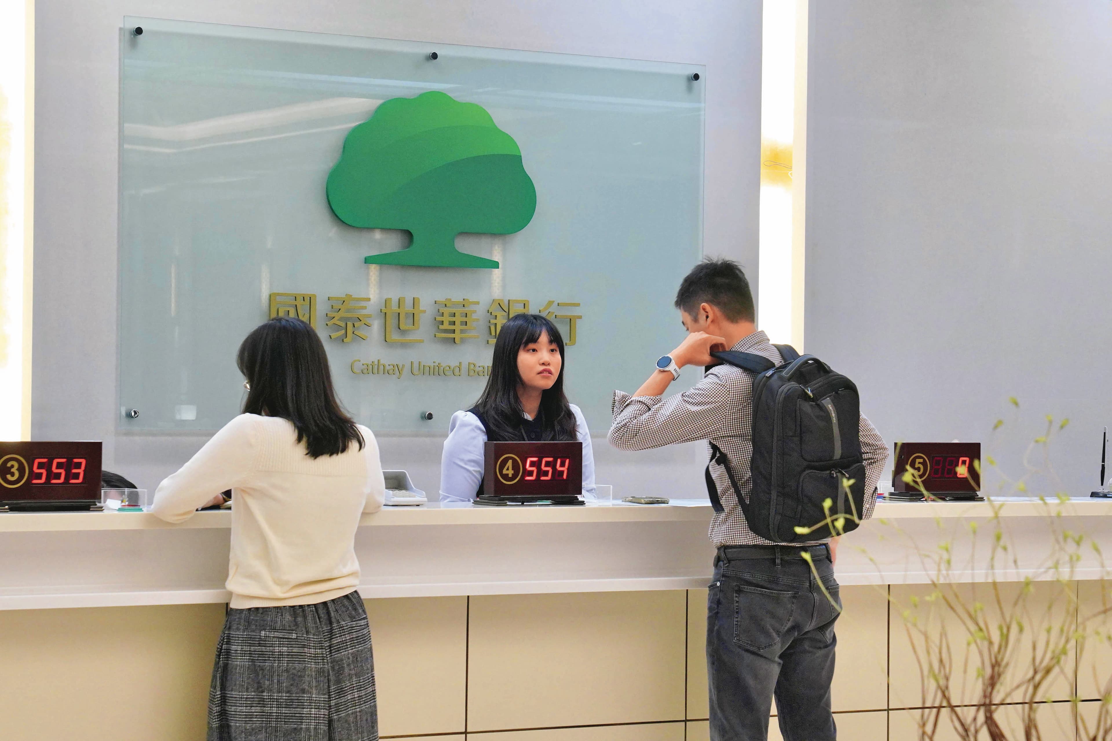 李奕樵認為,年輕上班族可利用房貸增貸適度建立曝險部位,但人生階段不同,務必認清市場風險。