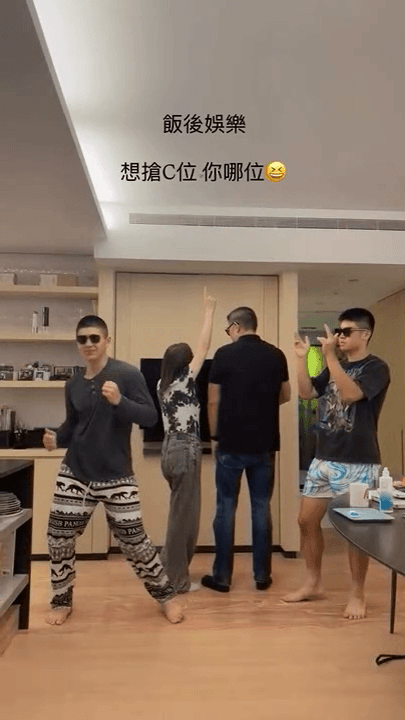 連勝文和蔡依珊的兩個兒子大秀舞技,客廳秒變舞池。(翻攝pattytsai13 IG)