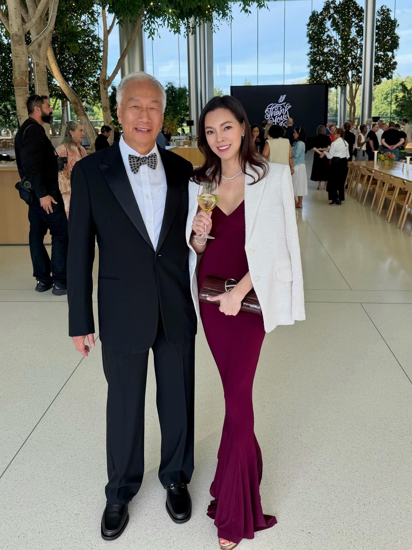 郭台銘與曾馨瑩赴美參加庫克的告別派對。(翻攝hsin_ying_tseng IG)