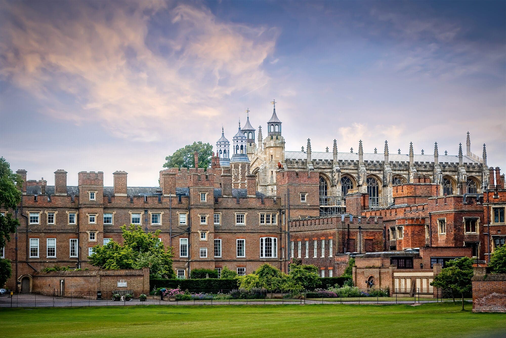 伊頓公學創立於1440年,是英國溫莎著名的男子寄宿學校。(翻攝etoncollege)