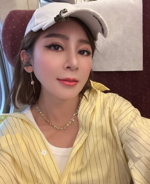 現年56歲的王彩樺是澎恰恰的多年好友。(翻攝自王彩樺ig)
